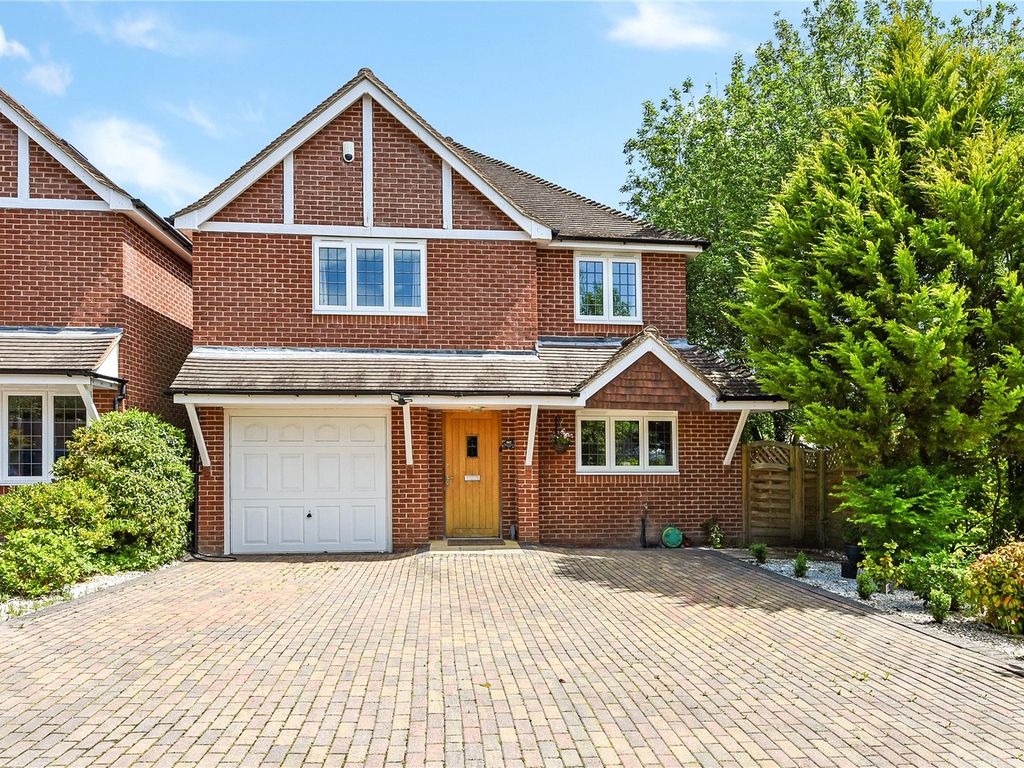 5 bed detached house for sale in Winchester Road, Petersfield