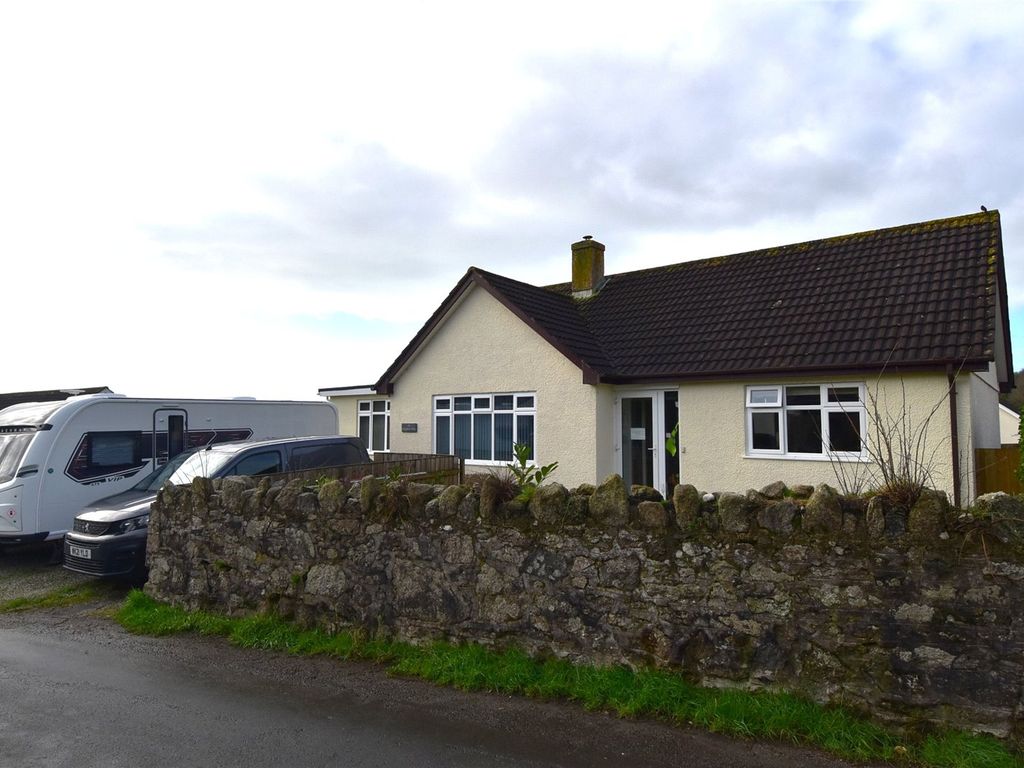 3 bed bungalow for sale in Knightor Close, Trethurgy, St Austell PL26