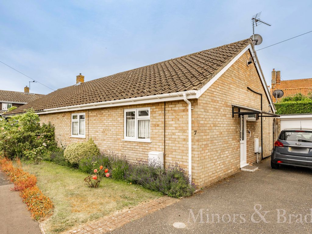 2 bed semidetached bungalow for sale in The Paddocks, Old Catton