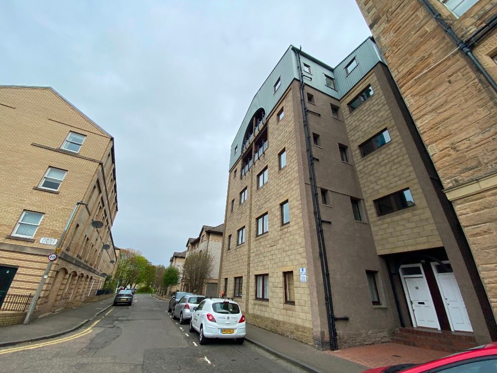 2 bed flat to rent in St Leonards Hill, The Pleasance, Edinburgh EH8