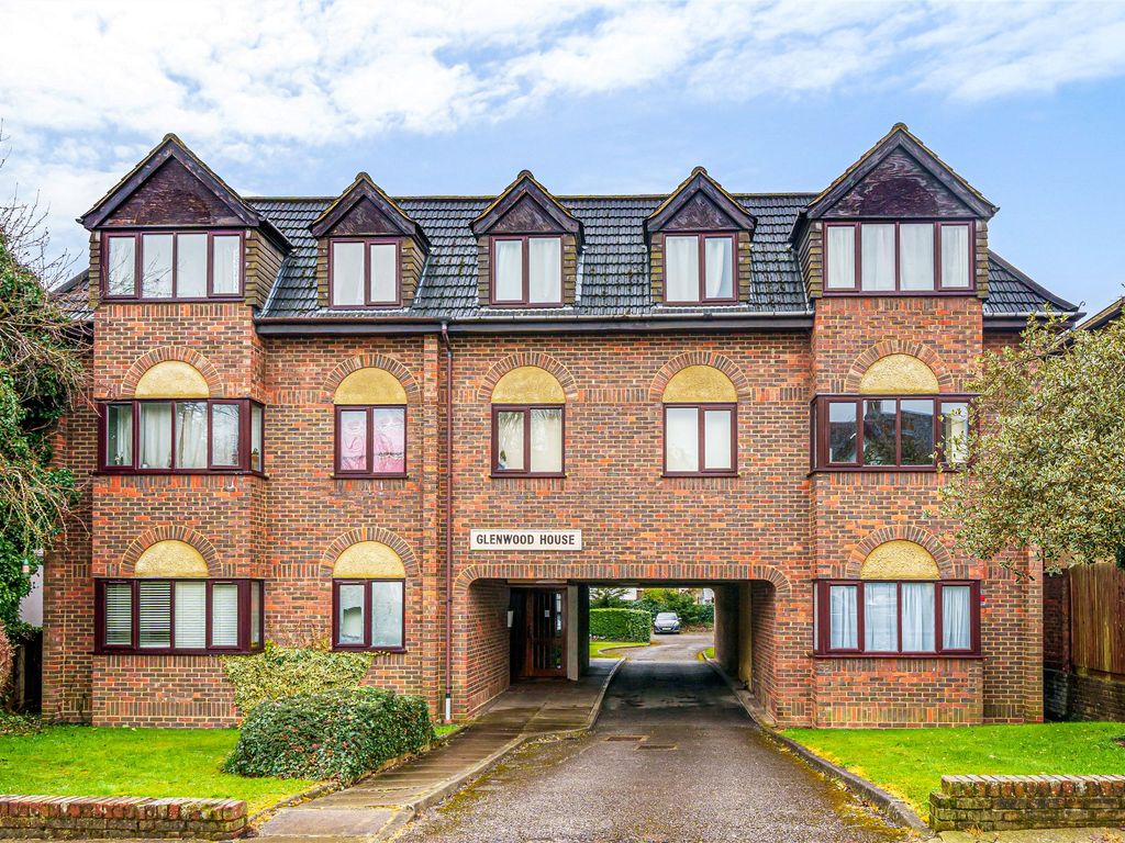 2 bed flat for sale in Glenwood House, Leicester Road,