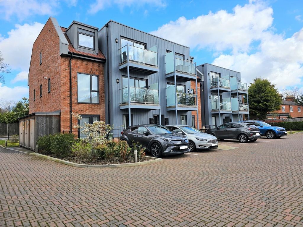 2 bed flat for sale in Broad Lane, Bracknell RG12 Zoopla