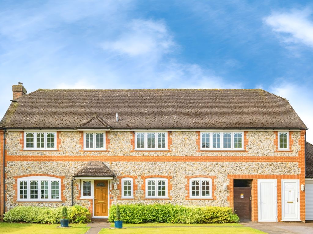5 bed detached house for sale in Laird Court, Bagshot GU19, £950,000