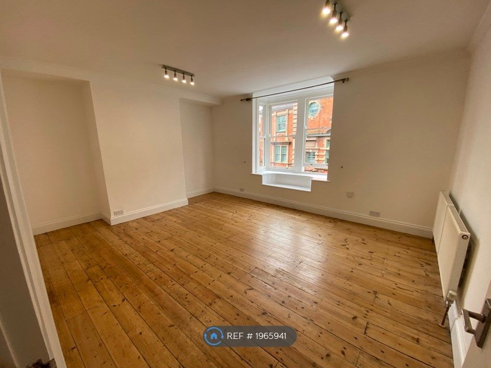 2 bed flat to rent in St. Leonards Road, Windsor SL4, £1,595 pcm Zoopla