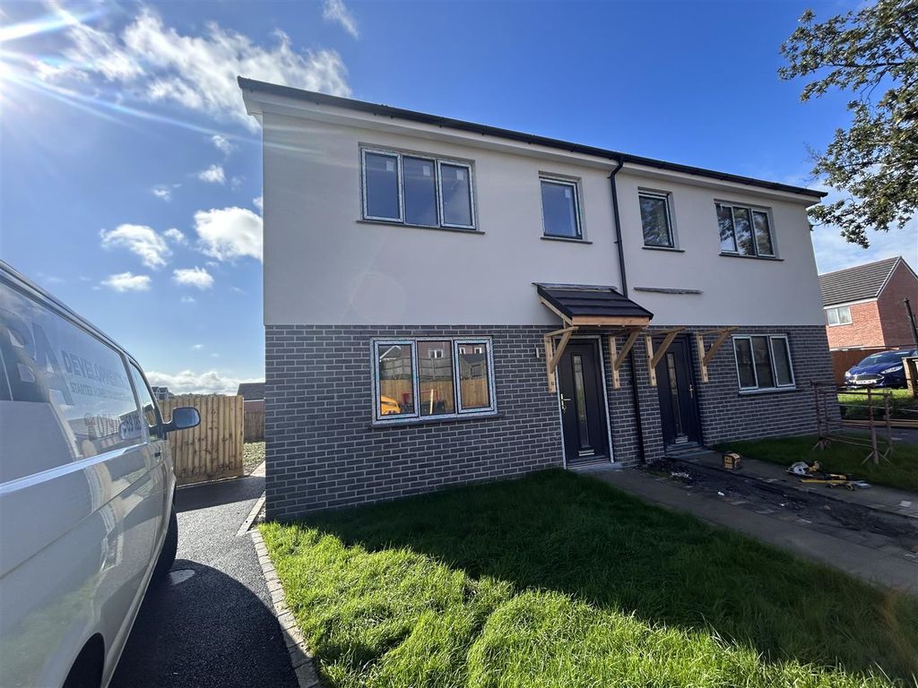 3 bed semidetached house for sale in Heol Y Parc, Cefneithin, Llanelli