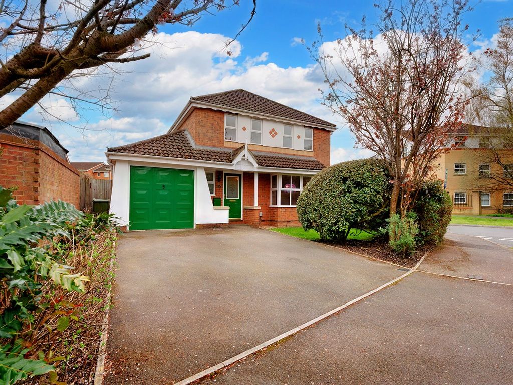 4 bed detached house for sale in Comet Close, Ash Vale, Aldershot GU12