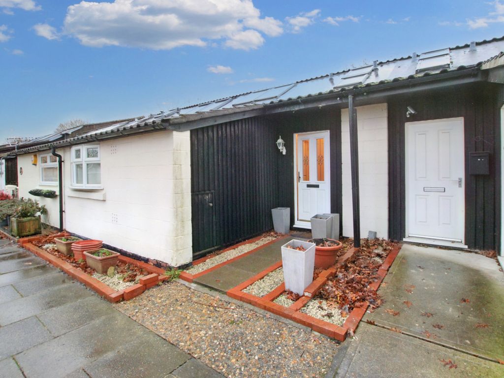 3 bed terraced house for sale in Fern Hill, Langdon Hills SS16, £300,000 Zoopla