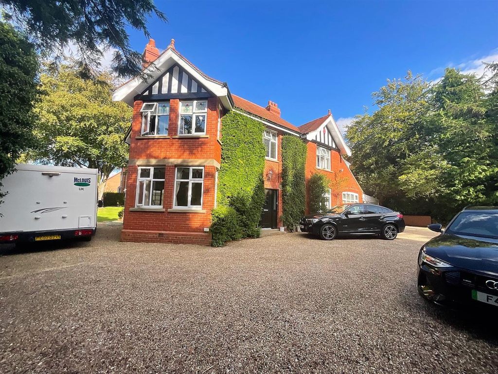 4 bed detached house for sale in Scalby Road, Newby, Scarborough YO12