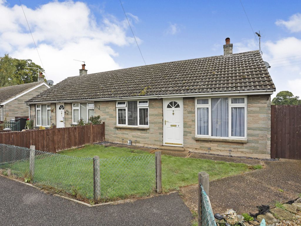 2 bed semidetached bungalow for sale in Lime Tree Close, Grantham NG32