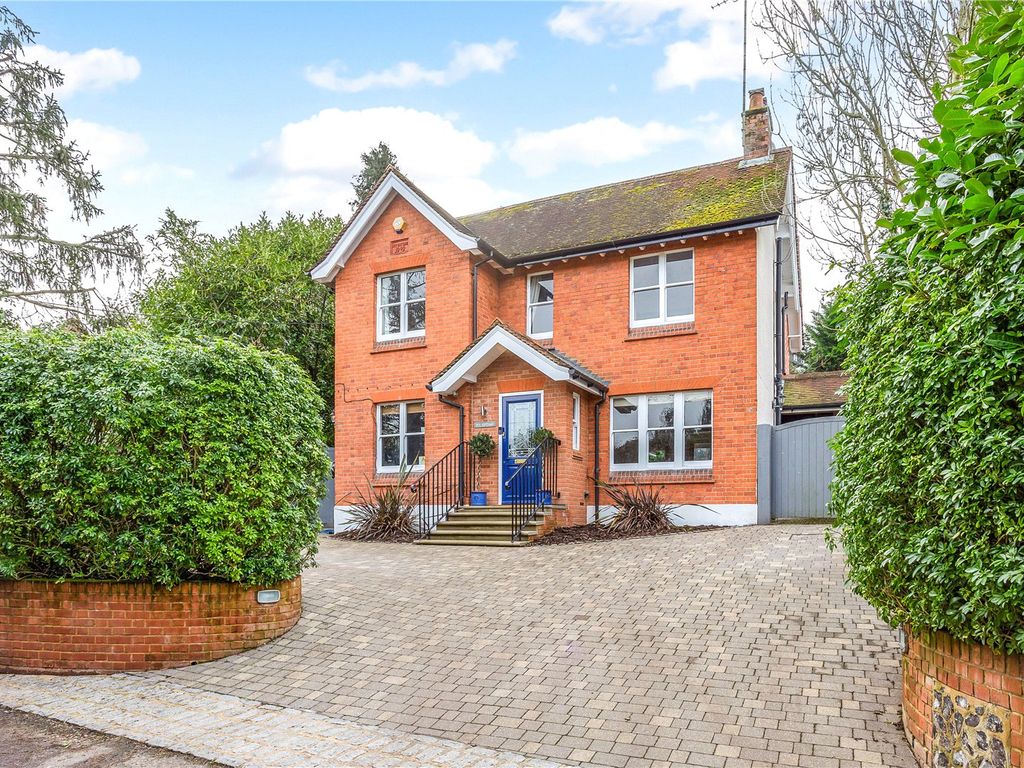 4 bed detached house for sale in Cookham Dean Bottom, Cookham