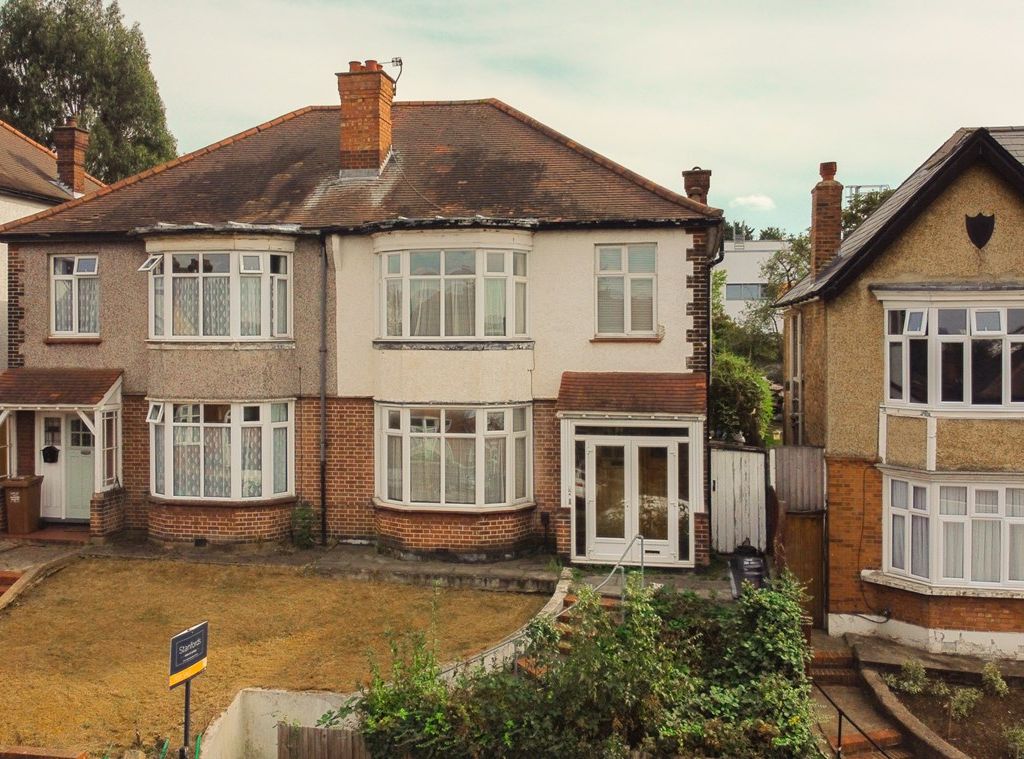3 bed semidetached house for sale in Bellingham Road, Catford, London