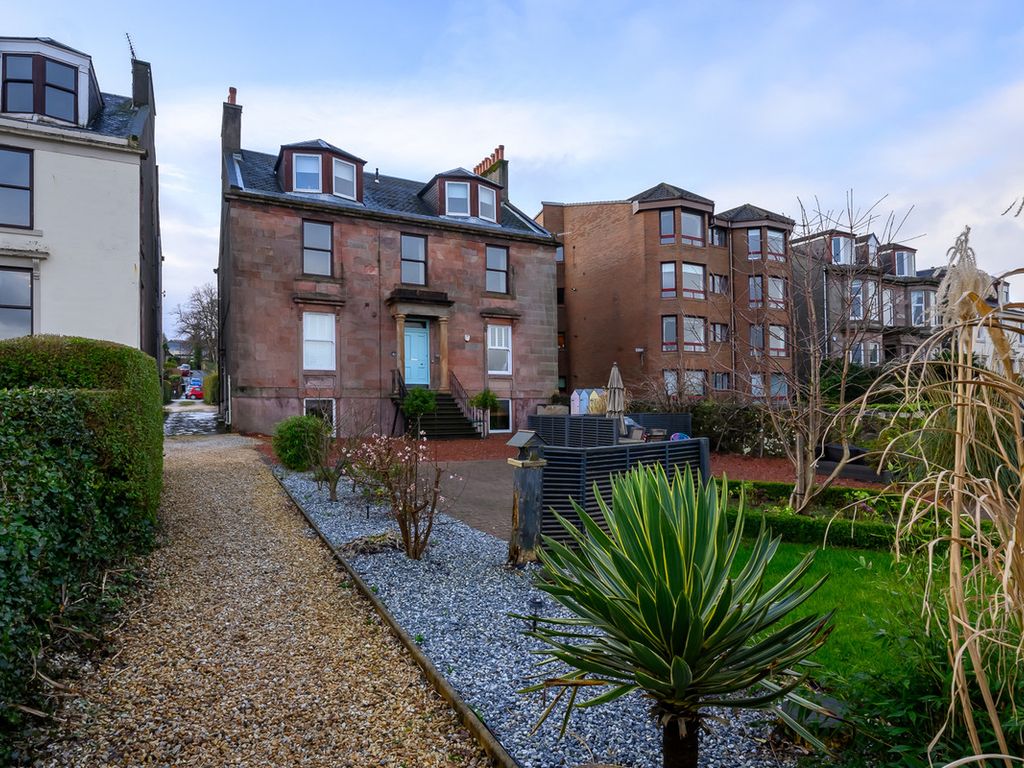 4 bed flat for sale in 98 Eldon Street, Greenock PA16, £260,000 Zoopla