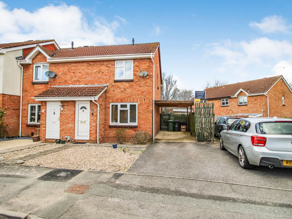 3 bed end terrace house for sale in Percheron Close, Ramleaze, Swindon