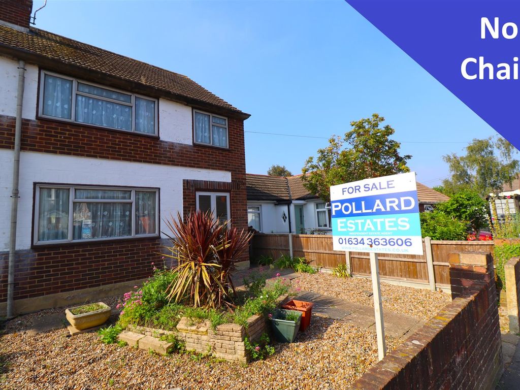 3 bed semidetached house for sale in William Street, Rainham
