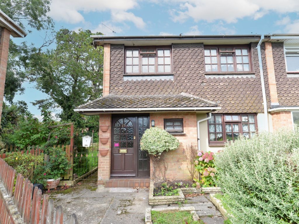 3 bed terraced house for sale in Davis Field, New Milton, Hampshire