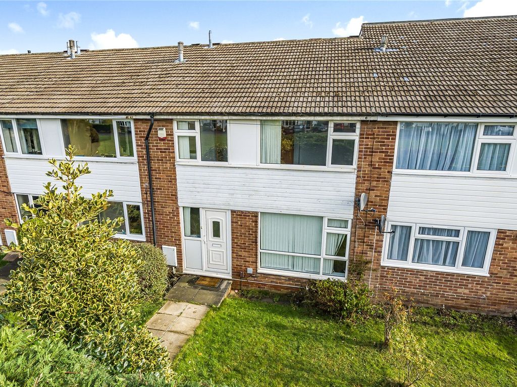 4 bed terraced house for sale in King Lane, Leeds, West Yorkshire LS17