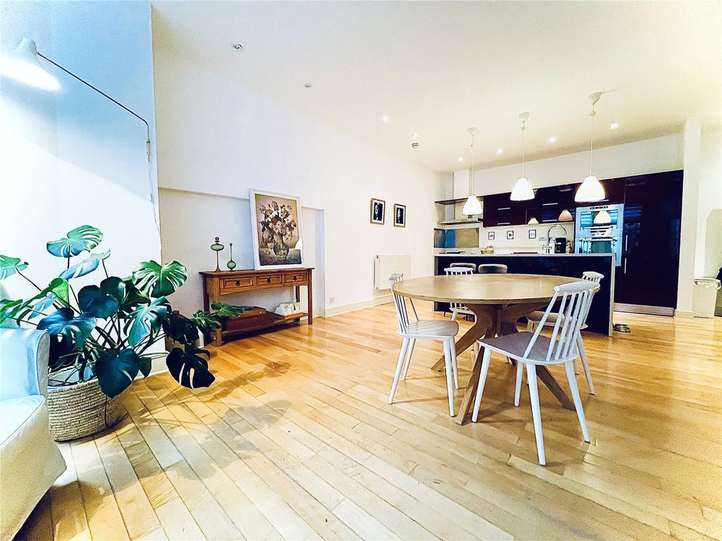 Palace Court, London, London W2