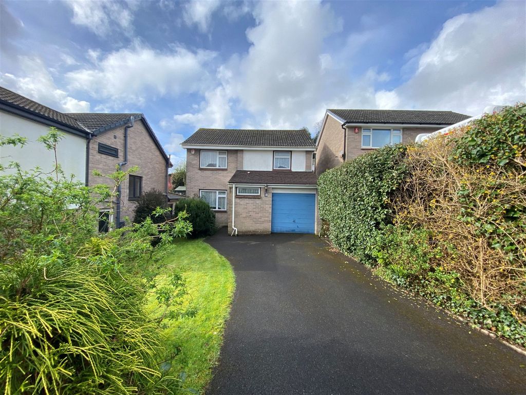 3 bed detached house for sale in Crescent Gardens, Ivybridge PL21, £