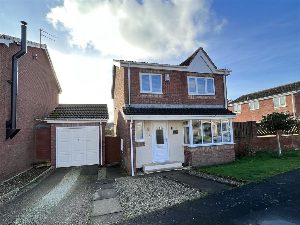 3 bed detached house for sale in Walkington Drive, Market Weighton