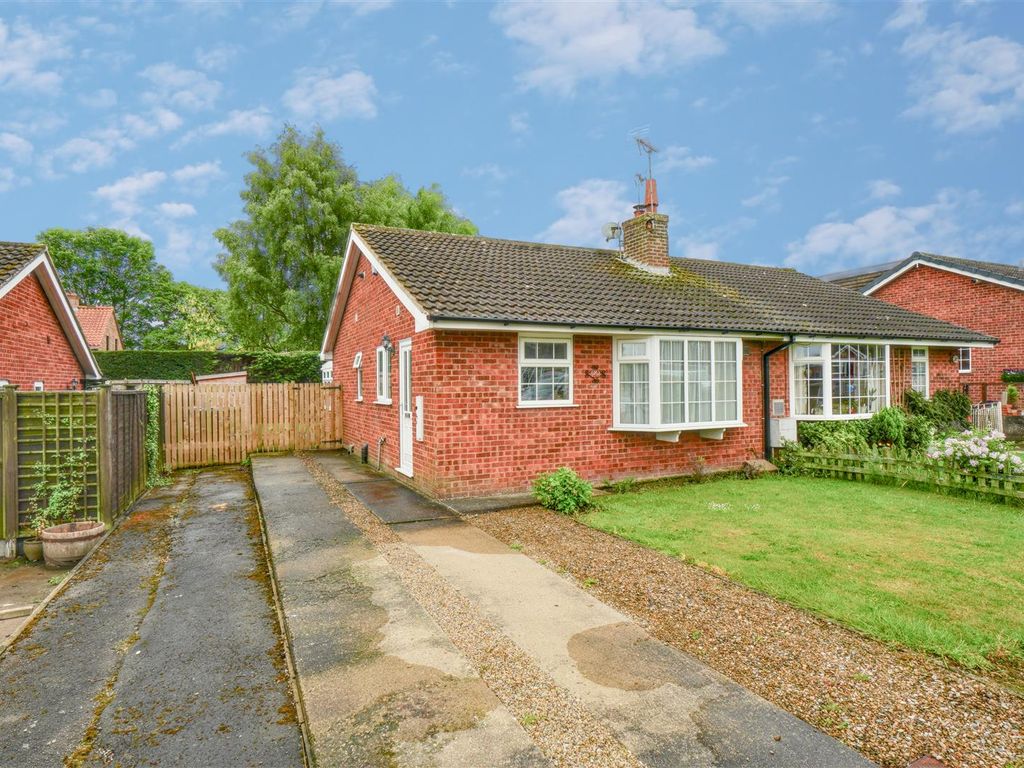 2 bed semidetached bungalow to rent in Hambleton View, Tollerton, York YO61, £750 pcm Zoopla