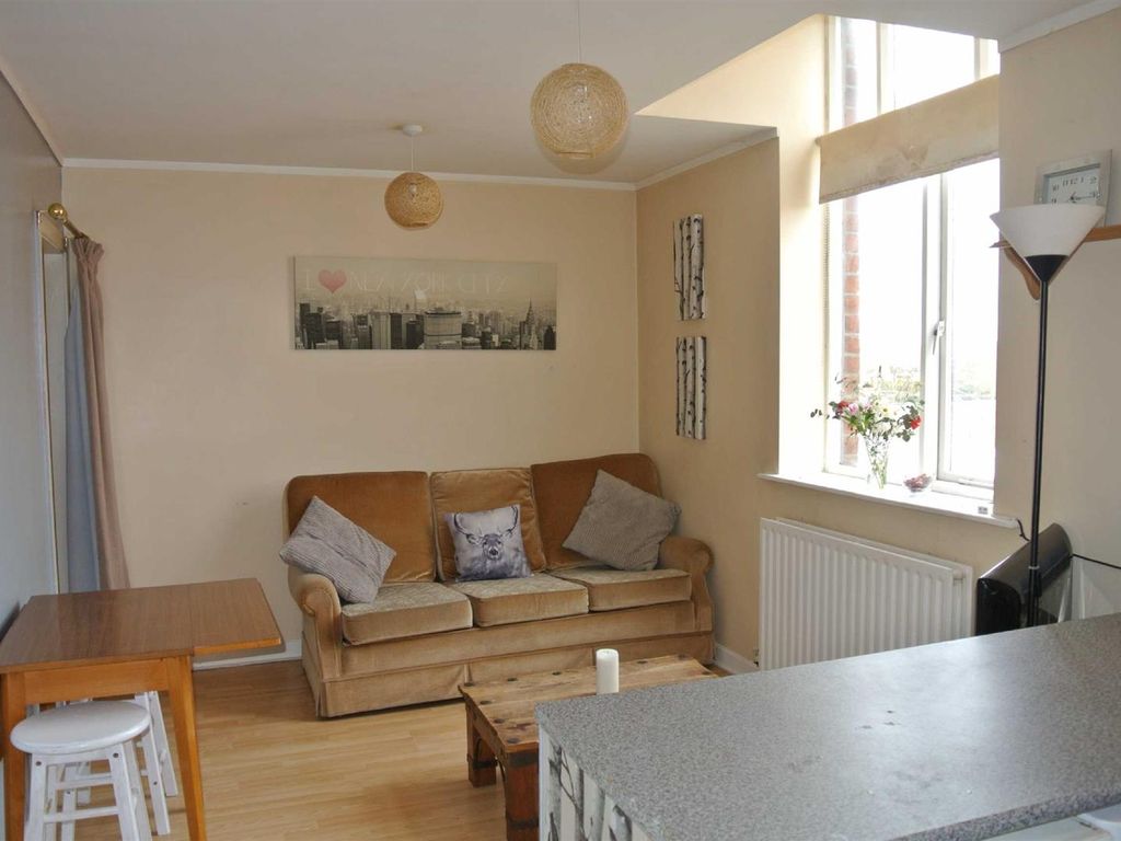 1 bed flat to rent in Station Road, Bamber Bridge, Preston PR5, £525