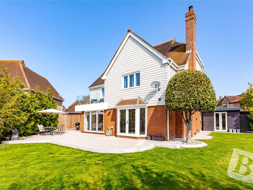 4 Bed Detached House For Sale In Inchbonnie Road South Woodham Ferrers