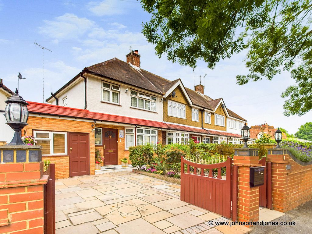 3 bed semidetached house for sale in St. Anns Road, Chertsey KT16 Zoopla
