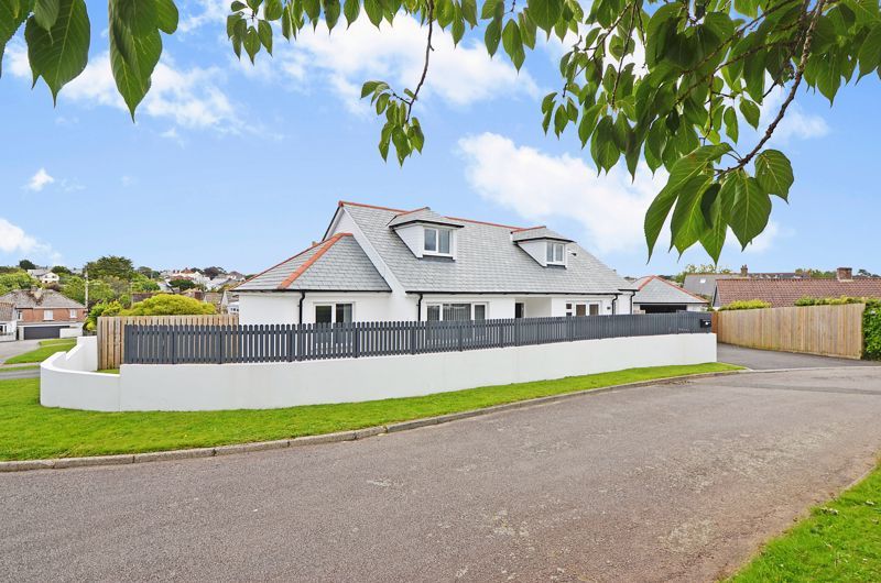 4 bed detached house for sale in Margaret Avenue, St. Austell PL25, £