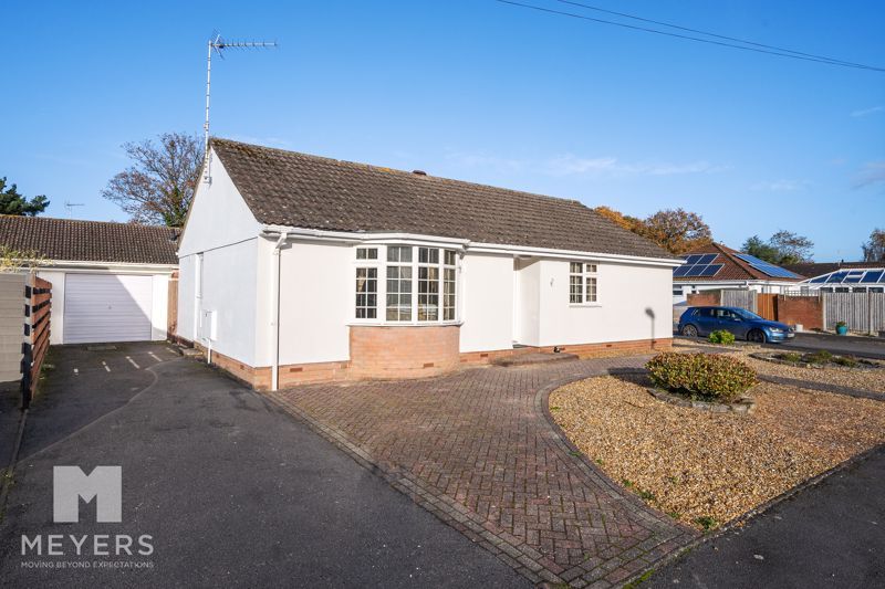 3 bed bungalow for sale in Pine Walk, Verwood BH31, £400,000 Zoopla