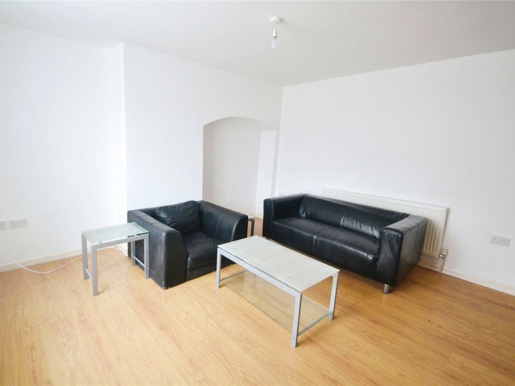 2 bed end terrace house to rent in Standfield Road, Dagenham, Essex