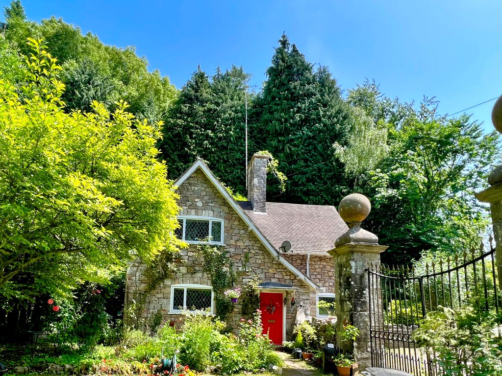 3 bed detached house for sale in Usk Road, Itton, Chepstow