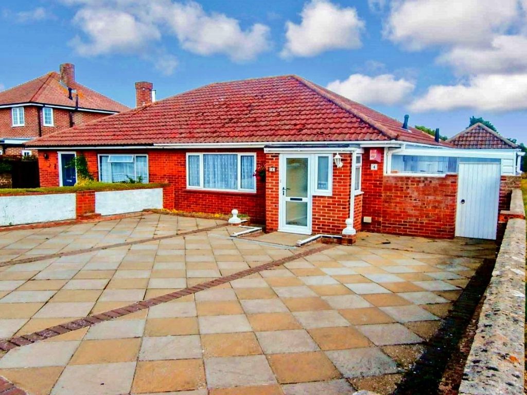 3 bed bungalow to rent in Merrion Avenue, Bognor Regis, West Sussex