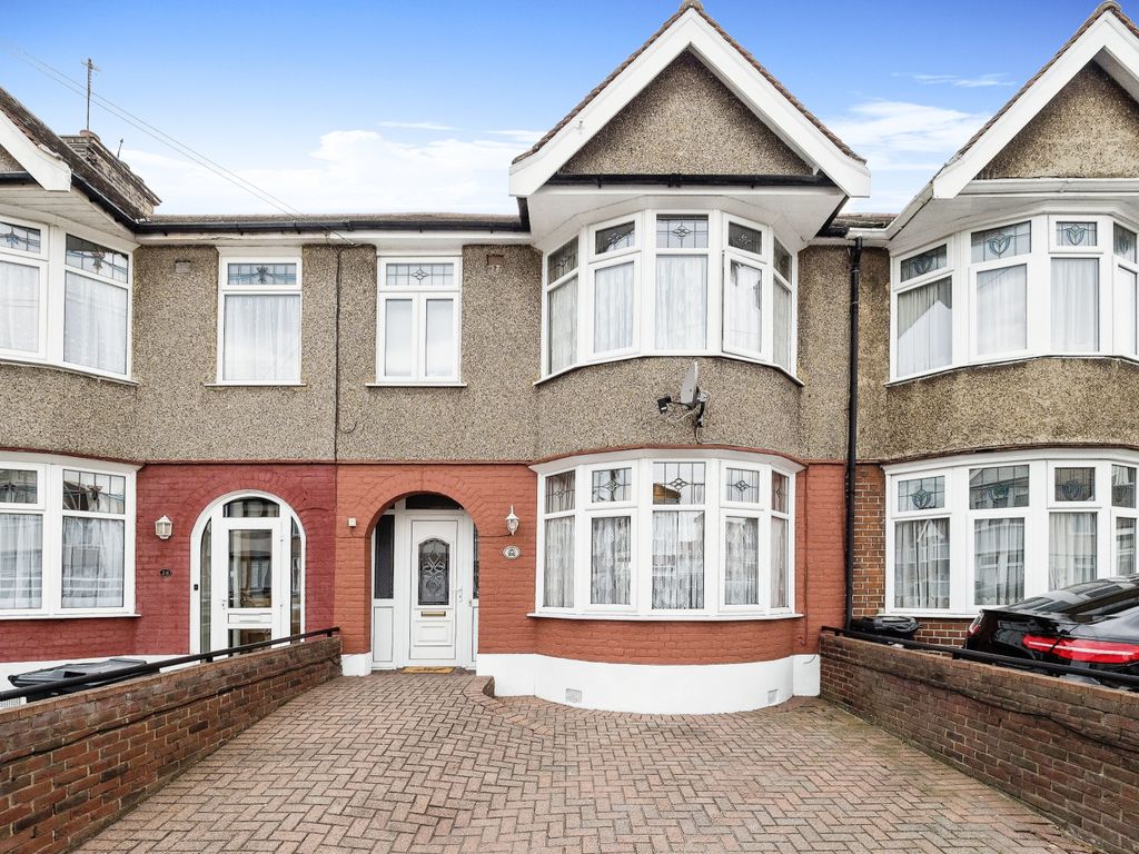 3 bed terraced house for sale in Brixham Gardens, Ilford IG3 Zoopla