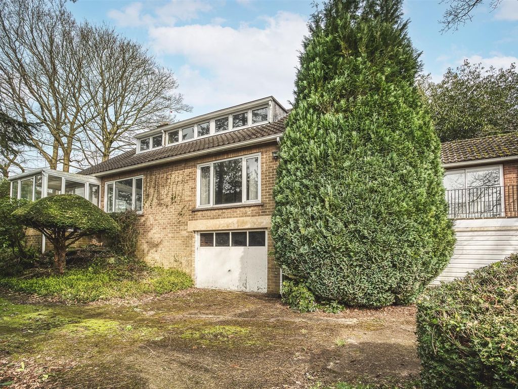 3 bed detached house for sale in Queens Drive, Mount Pleasant, Belper