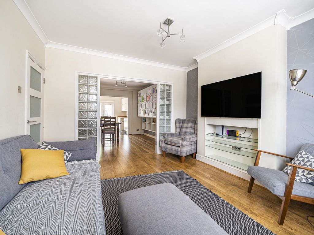 3 bed terraced house for sale in Heather Avenue, Rise Park RM1, £