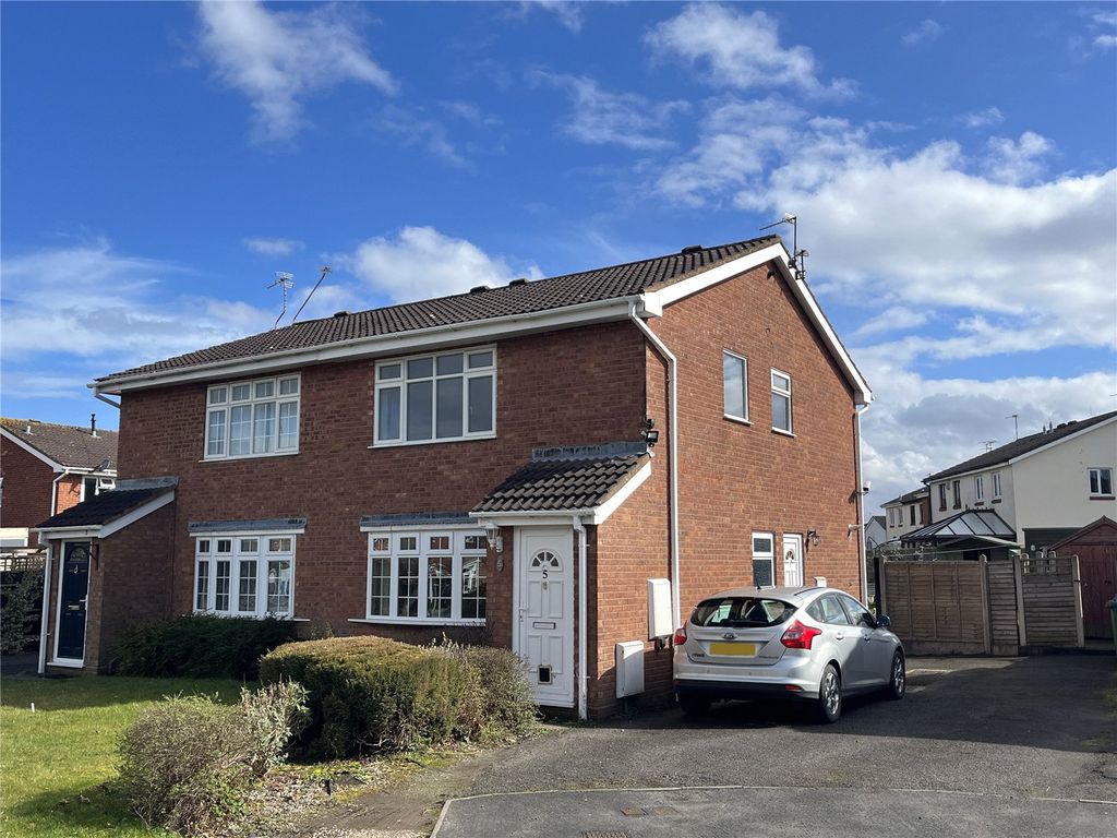 1 bed flat to rent in Worcester Grove, Perton, Wolverhampton