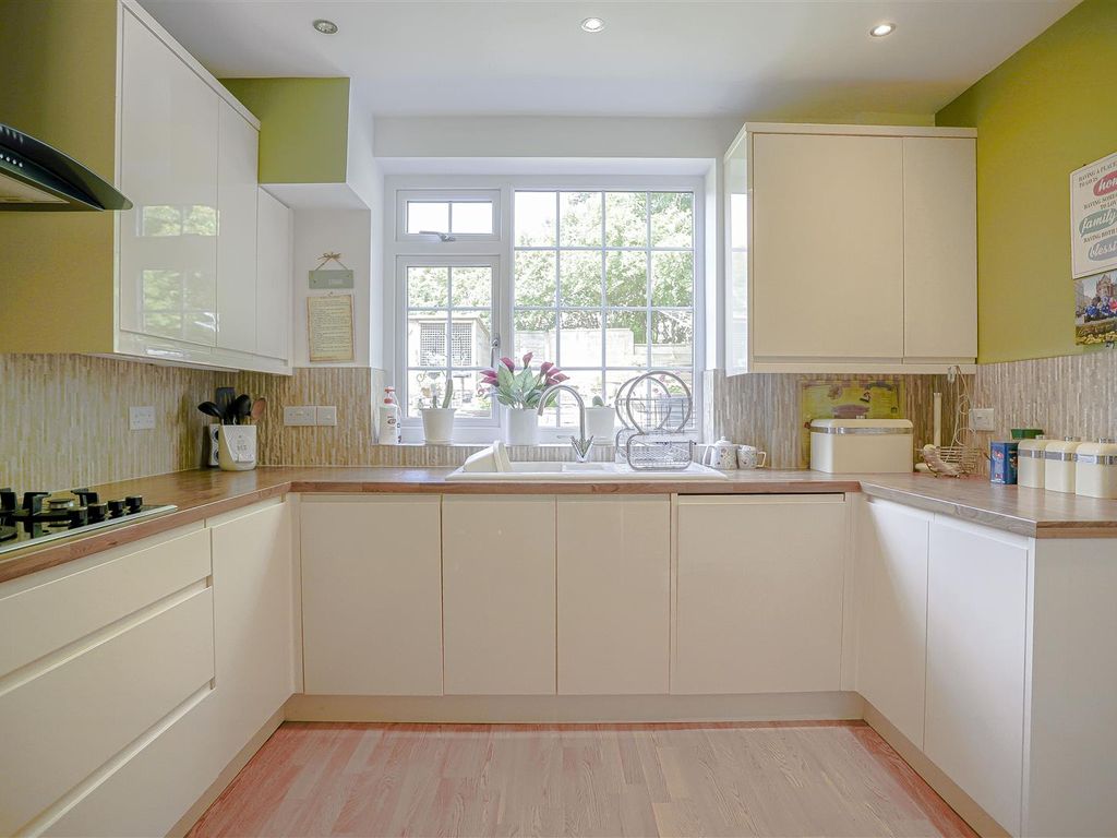 3 bed semidetached house for sale in Whitby Drive, Blackburn BB2 Zoopla