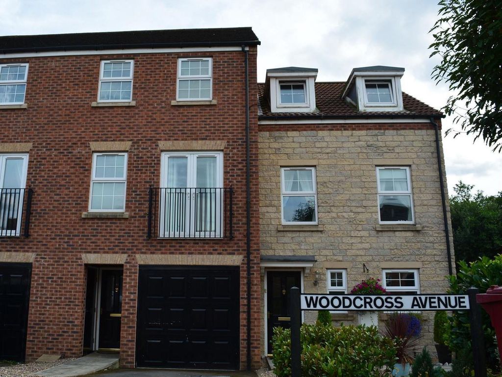 4 bed town house for sale in Woodcross Avenue, Scunthorpe DN16 Zoopla