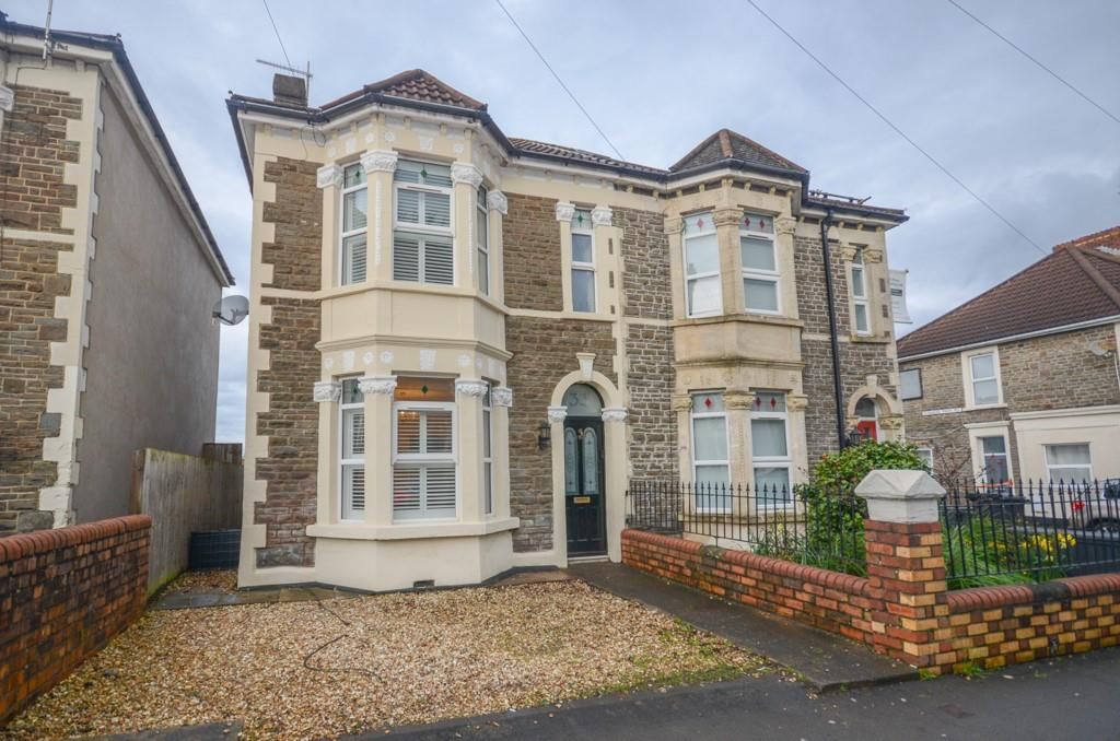 3 bed semidetached house for sale in North Street, Downend, Bristol