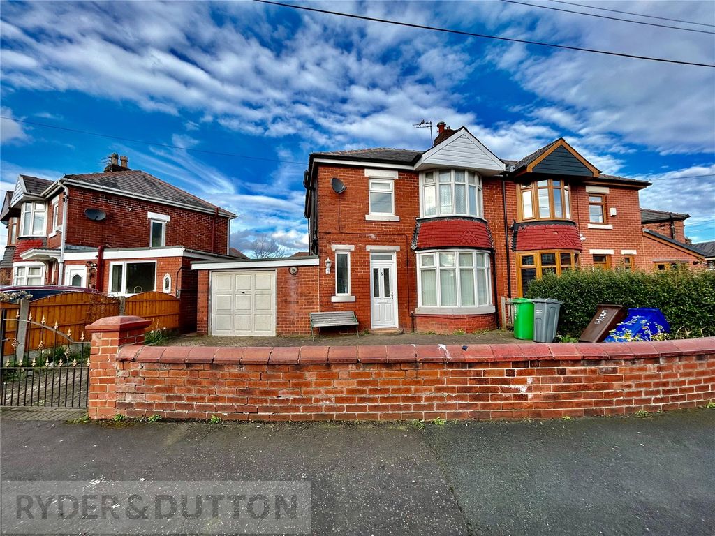3 bed semidetached house to rent in Southerly Crescent, New Moston