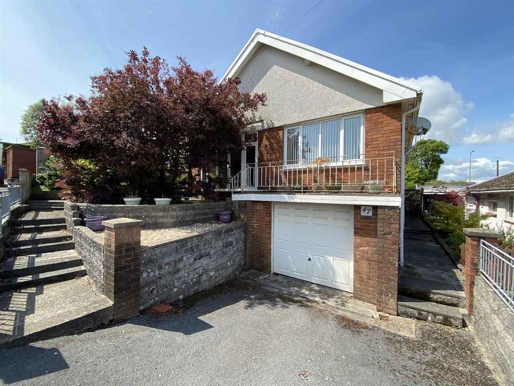 3 bed detached bungalow for sale in Cleviston Park, Llangennech