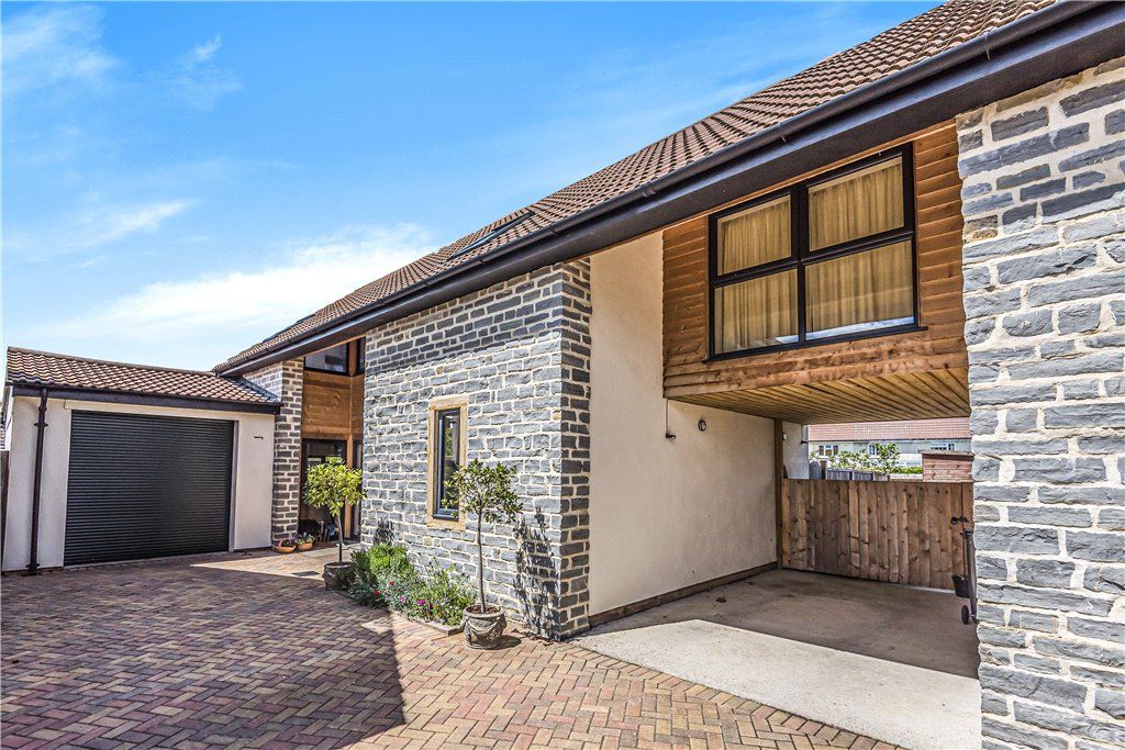 3 bed linkdetached house for sale in Silver Street, Kingsbury Episcopi