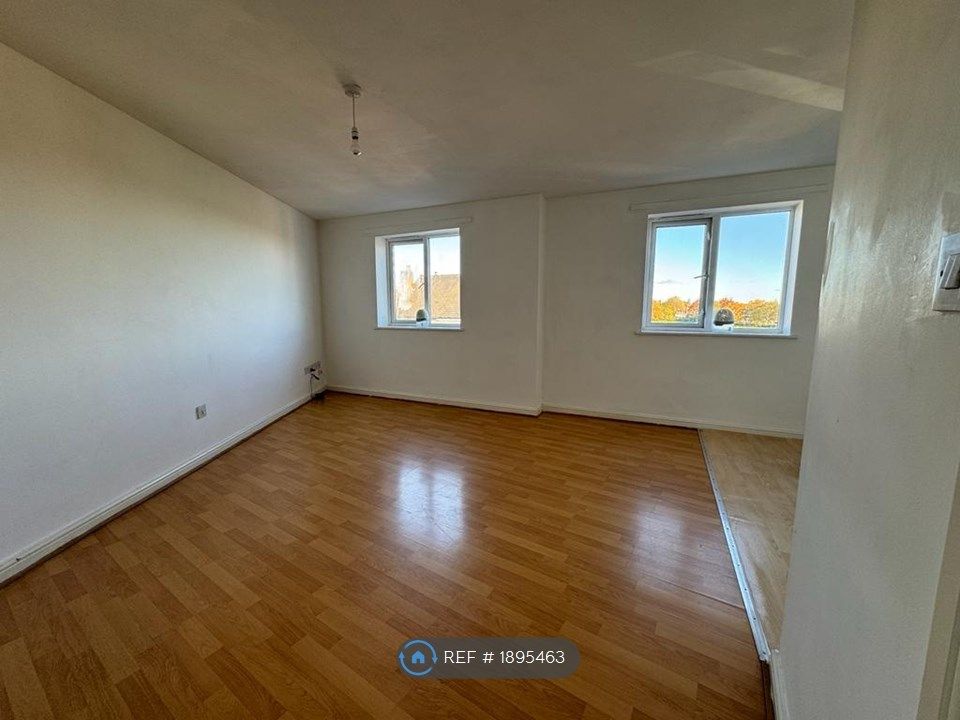 1 bed flat to rent in Marton Court, Bloxwich, Walsall WS3, £625 pcm