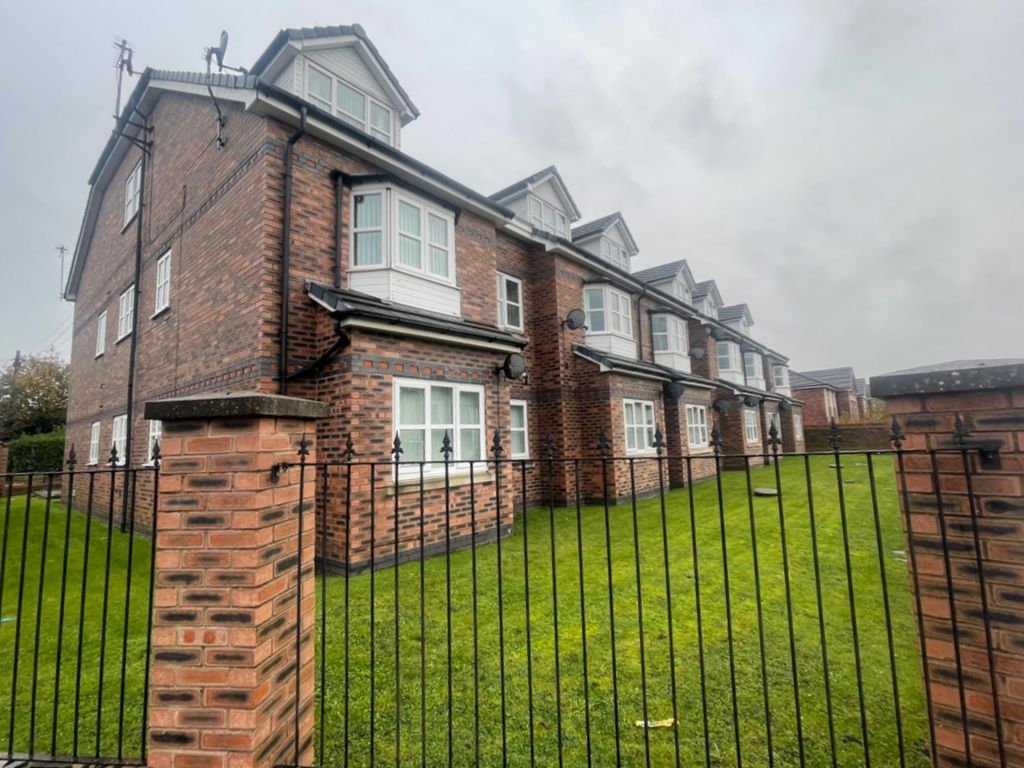 2 bed flat for sale in Wallace Drive, Huyton, Liverpool L36, £100,000