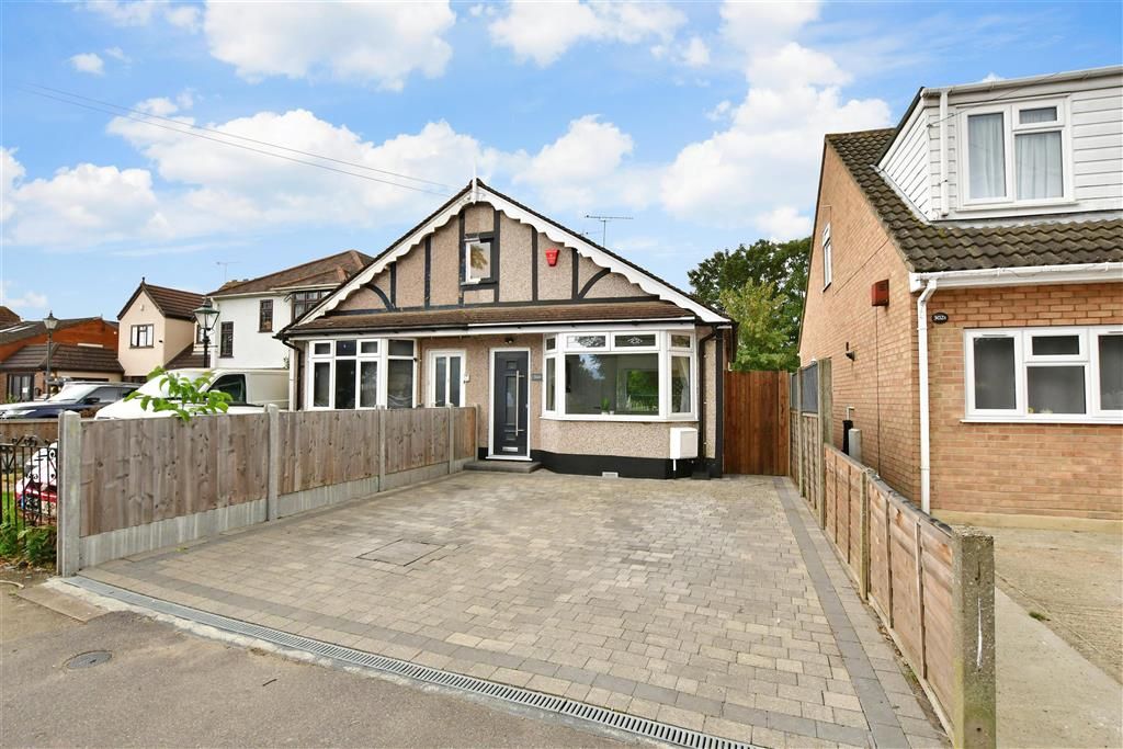 2 Bed Semi Detached Bungalow For Sale In Upminster Road North Rainham