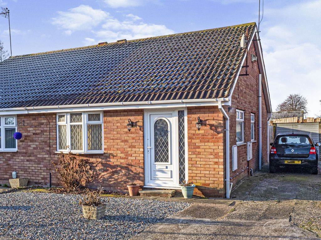 2 bed bungalow for sale in Welwyn Park Drive, Hull, East Yorkshire HU6