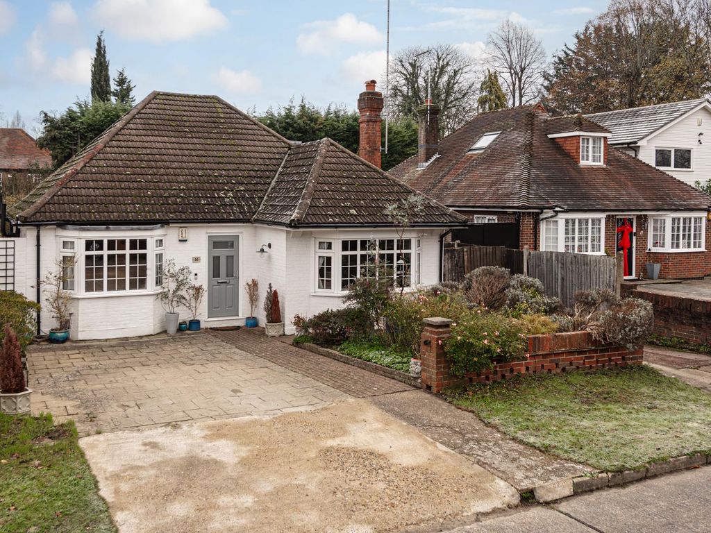 3 bed detached bungalow for sale in Langton Avenue, Epsom KT17, £
