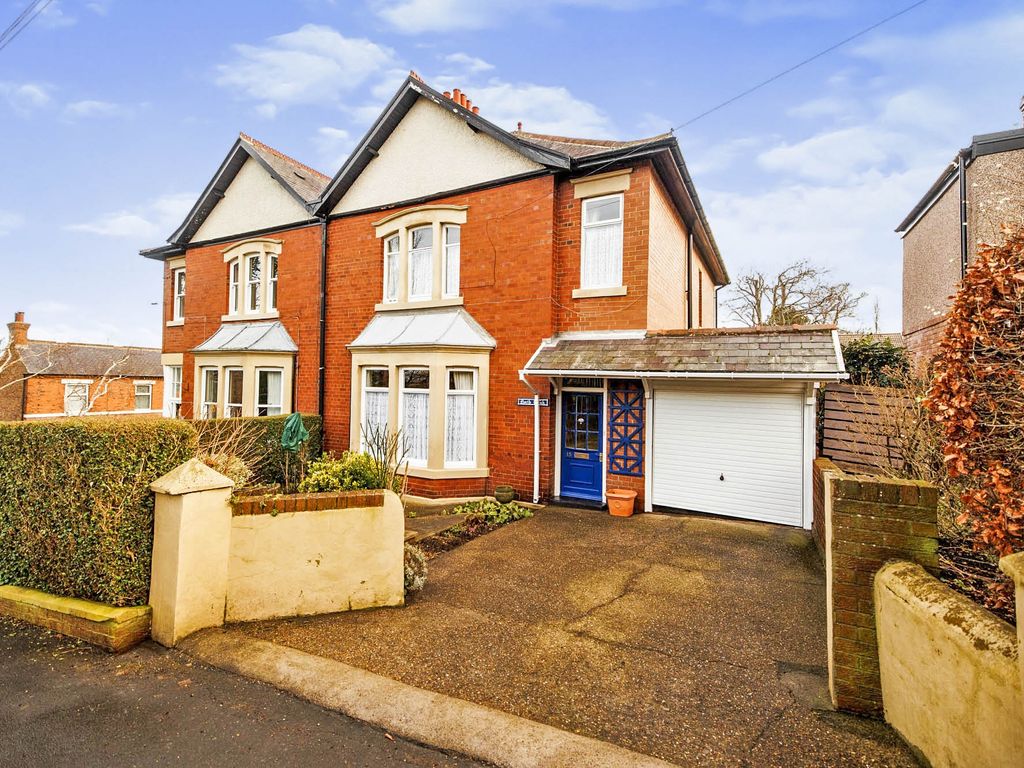 4 bed semidetached house for sale in Ashfield Avenue, Whickham