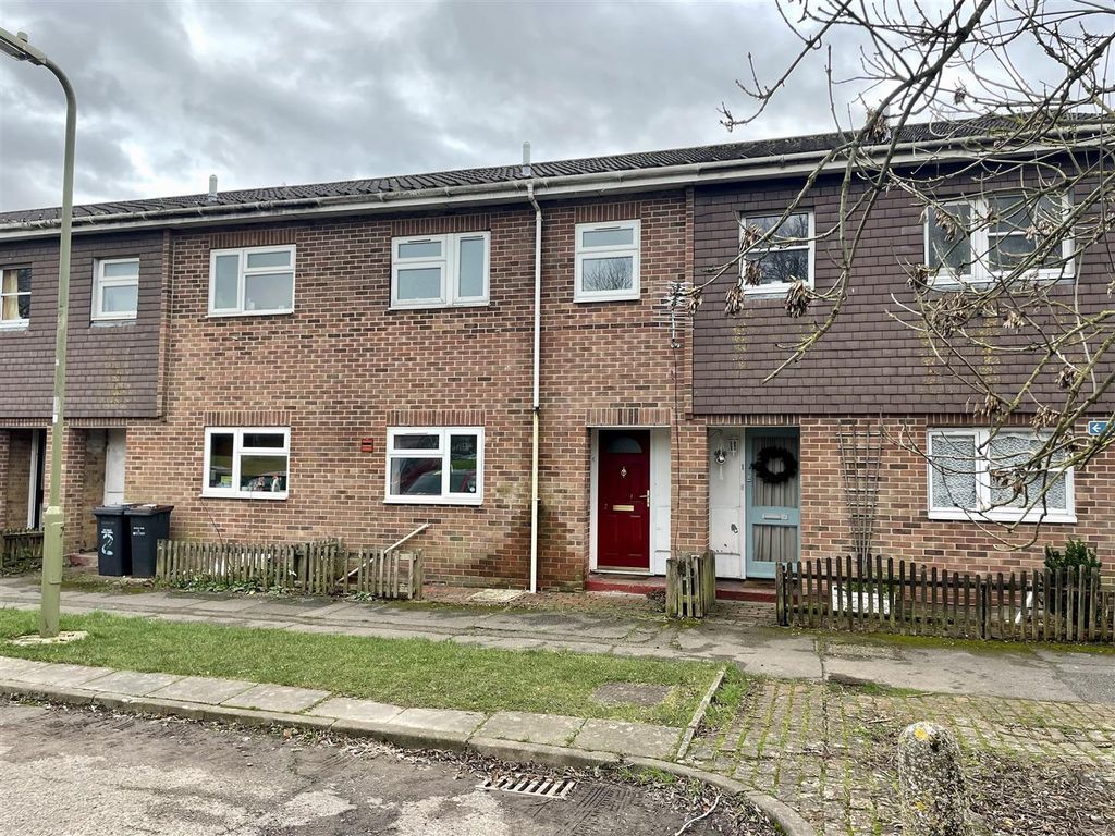 3 bed terraced house for sale in Galahad Close, Andover SP10, £180,000