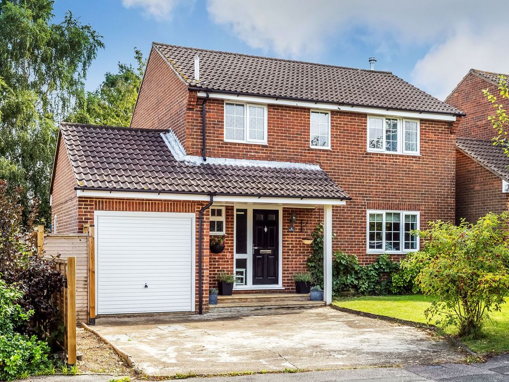 3 bed detached house for sale in Milton Drive, Tunbridge Wells TN2, £